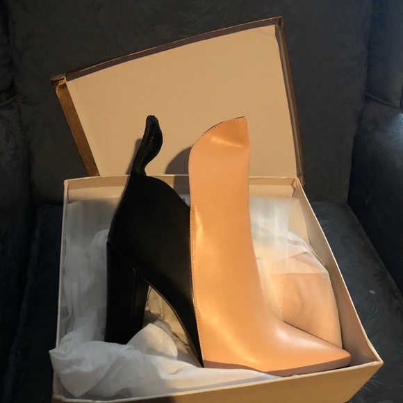 All ankle boots $40 ea size 8.... gold pr 10 - Picture 5 of 10